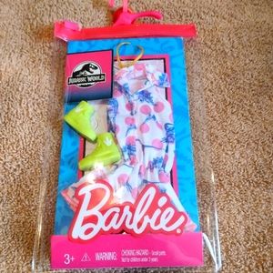 *SOLD*  NWT Barbie Jurassic World Accessories